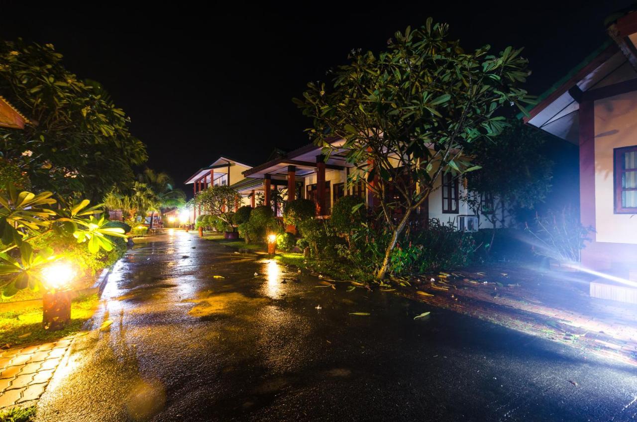 Sleep In Lanta Resort Koh Lanta Bagian luar foto